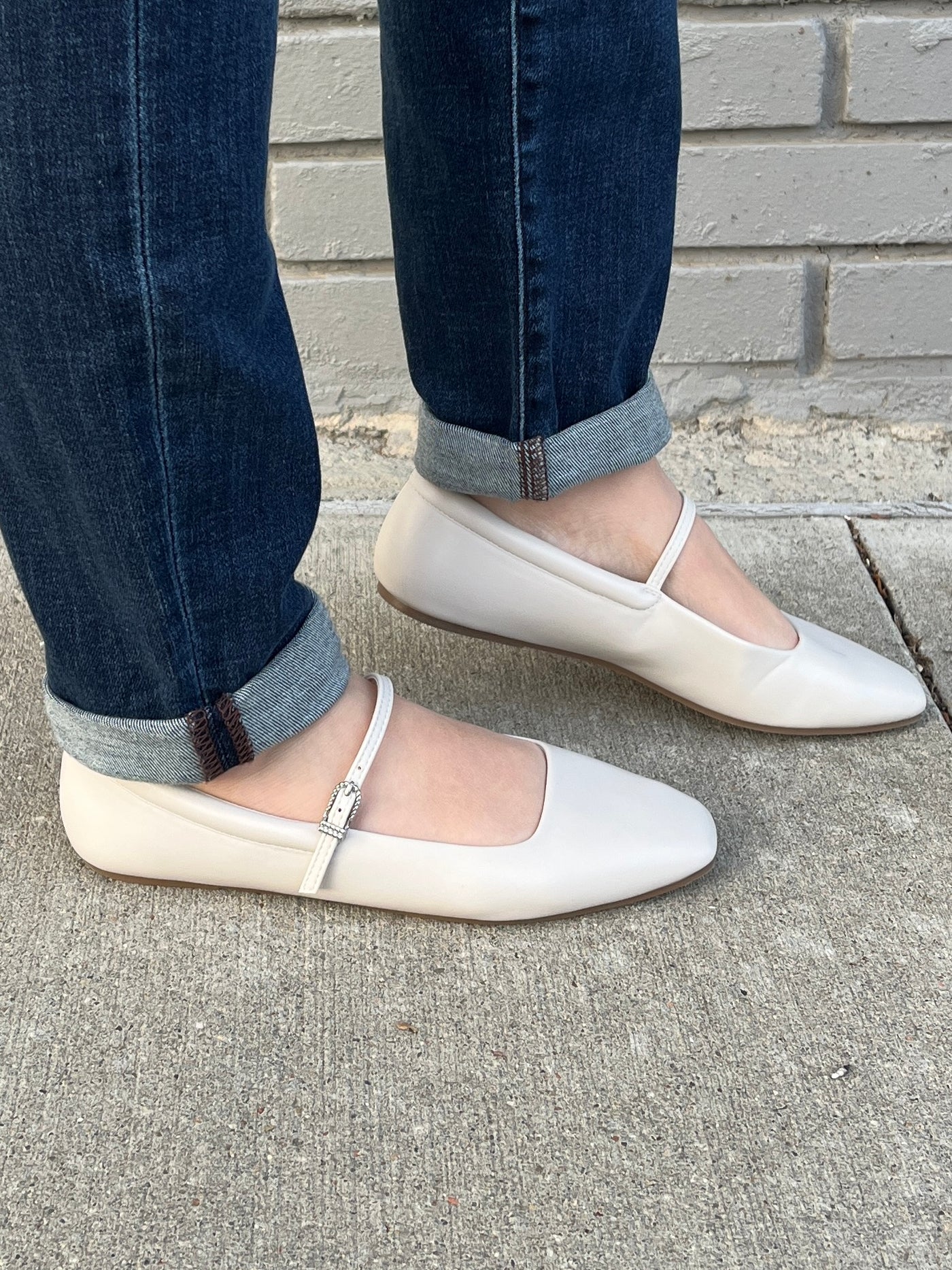 Kiana Mary Jane Flat