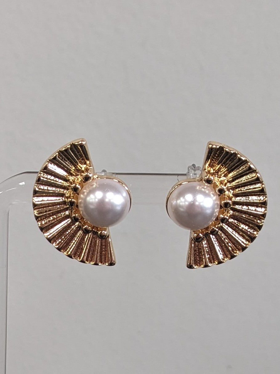 Fan Pearl Earrings