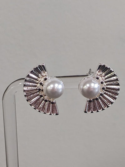 Fan Pearl Earrings